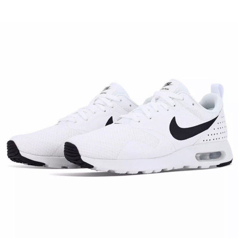 NIKE Women’s Air Max Tavas Size 5.5